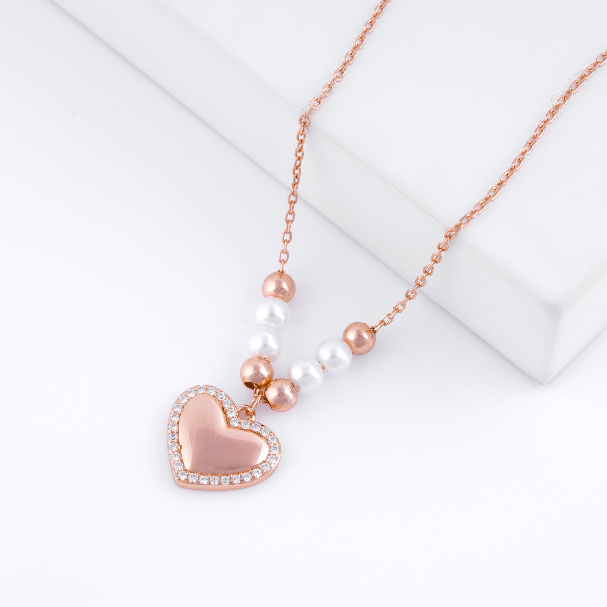 Fashionable Bead Decor Heart Silver Charm Necklace For Daily Wear